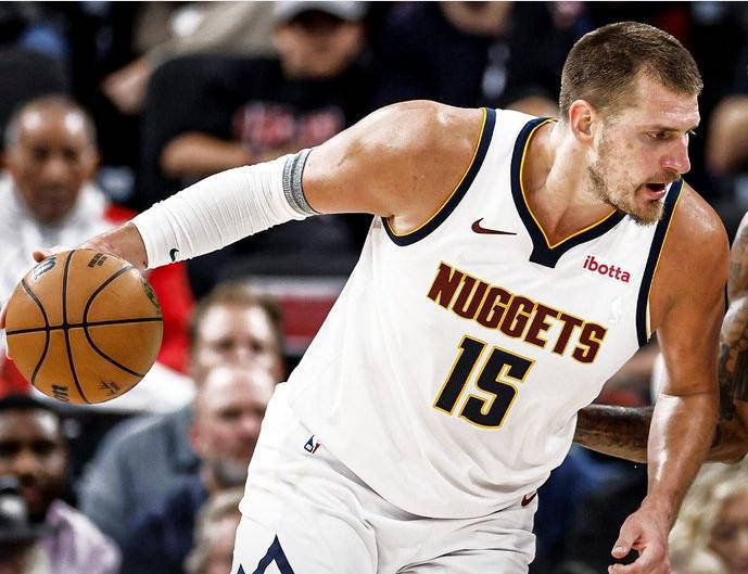 约基奇绝杀时刻，球队未来可期点燃赛场，球队未来可期迎来胜利！的简单介绍